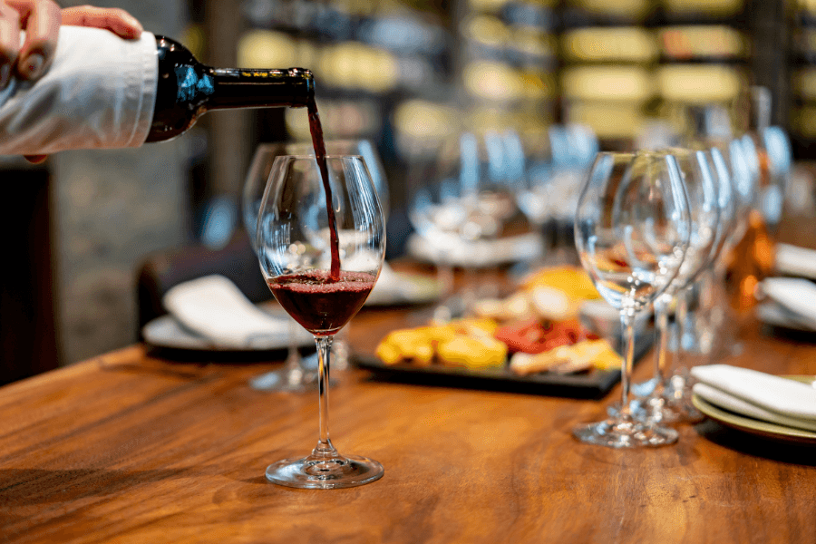 Weinmenü und Winepairing in exklusiver Weinbar im Münchner Süden